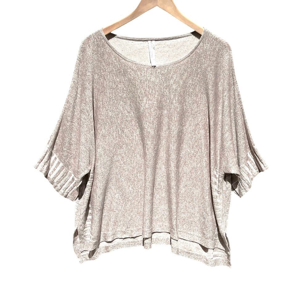 ANTHROPOLOGIE Women’s Alicia Shimmer Gold Tone Poncho Knit Top Medium - Picture 2 of 4